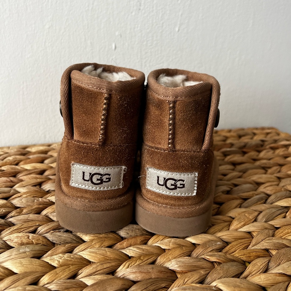 UGG Jona Boot - Picture 2 of 4